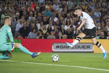 Gameiro acercó al Valencia con el 2-1.