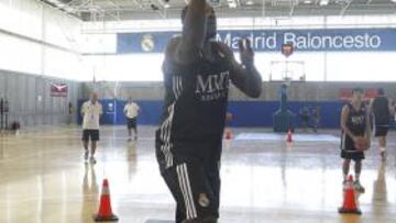 <b>LOS NUEVOS YA ENTRENAN. </b>Dontaye Draper y Marcus Slaughter ya están a las órdenes de Pablo Laso.