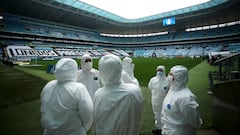 Sanitarios en un estadio de Brasil.