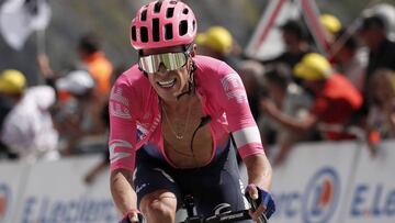 Rigo montando bicleta