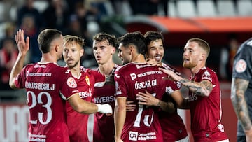 Los granas celebran el gol de Óscar Gil.