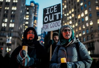 Demonstrators take part in a vigil and protest over the fatal shooting of a man identified as Alex Pretti by federal immigration agents in Minneapolis, Minnesota, in New York City, U.S., January 27, 2026. REUTERS/Eduardo Munoz