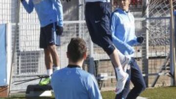 ARRIBA. Mandzukic, en un momento del entrenamiento de ayer en Majadahonda. 