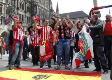 La afición del Atlético de madrid se desplazó hasta Múnich para dar todo su aliento al equipo. 