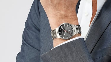 Este reloj pering de titanio se ha vuelto exitoso entre los hombres: se reduce en 61 euros y proporciona todo