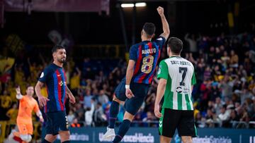 El Bar?a remonta al Betis y abre brecha en el liderato