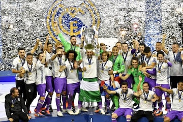 El Madrid goleaba a la Juventus (4-1) y se convertía en el primer equipo en defender título. Nadie en la etapa de la Champions League lo había podido hacer. Tan sólo el Milán, Ajax, Juventus y Manchester United tuvieron la oportunidad de renovar la 'Orejona', pero perdieron... Los blancos dominaban en el continente europeo.