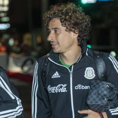 Ochoa regresó a la CDMX asediado por la afición