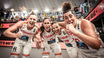 Las jugadoras de la Selecci&oacute;n 3x3 celebran su pase a cuartos de final del preol&iacute;mpico de Gratz (Austria).