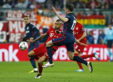 Arturo Vidal con el balón. 