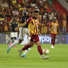 Águilas golpea al Tolima en casa y deja vivo el grupo A