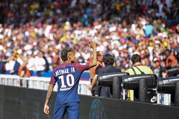Locura por Neymar en el Parque los Príncipes
