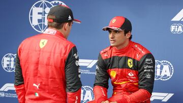 Charles Leclerc y Carlos Sainz (Ferrari). Hungaroring, Hungría. F1 2022.