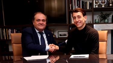 10/02/23 REAL SOCIEDAD RENOVACION MIKEL OYARZABAL APERRIBAY
FOTO:REALSOCIEDAD