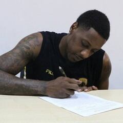 Chalmers empieza una nueva etapa con su fichaje por el AEK