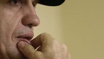 <B>FÓRMULA. </B>El técnico mexicano asegura que la clave pasa por quitarle la pelota al Barça.