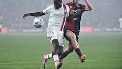 Genoa (Italy), 07/10/2023.- Genoa'Äôs Yunus Musah (R) and Milan'Äôs Yunus Musah (L) in action during the Italian Serie A soccer match Genoa CFC vs Ac Milan at Luigi Ferraris stadium in Genoa, Italy, 07 October 2023. (Italia, Génova) EFE/EPA/LUCA ZENNARO
