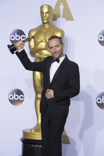 El ‘Chivo’ Lubezki, se ha llevado 3 premio durante años seguidos: Mejor fotografía en la película de 'Gravity' (2013), posteriormente con 'Birdman' (2014) y finalmente 'The Revenant' en el (2015). 