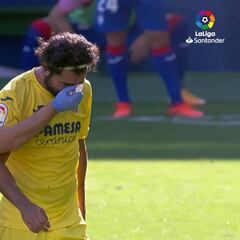 La patada voladora con la que Asenjo le ha roto la nariz a Albiol