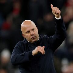 Arne Slot se planta ante el ‘Big Six’ en la Premier League