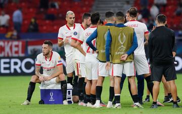 Lucas Ocampos antes de comenzar la prórroga.