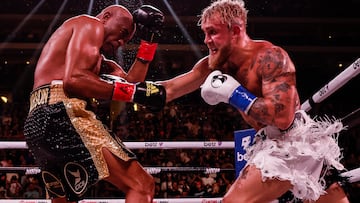 Jake Paul y Anderson Silva en el combate.