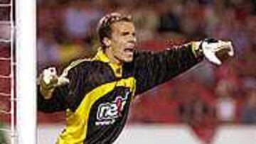 AGRADA. El portero del Benfica Enke gusta mucho al cuerpo técnico rojiblanco para jugar en Primera.