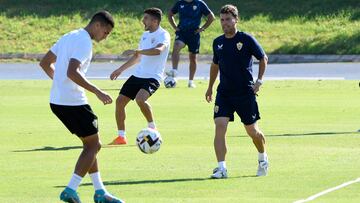 Rubi entrenador de la UD Almería durante el entrenamiento de hoy