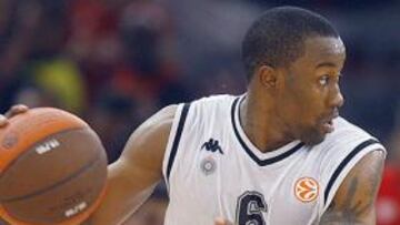 <strong>BO MACCLEBB.</strong>