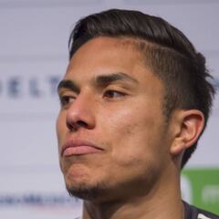 Carlos Salcedo no ve claro su futuro en el Eintracht Frankfurt
