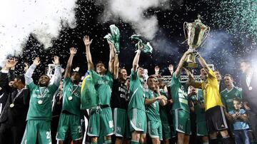 Ludogorets (Bulgaria): 10 títulos (2011-2012, 2012-2013, 2013-2014, 2014-2015, 2015-2016, 2016-2017, 2017-2018, 2018-2019, 2019-2020, 2020-2021).