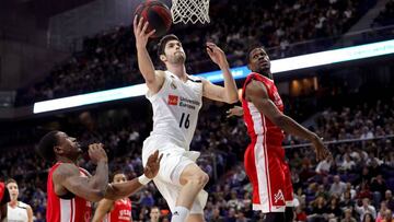 Santi Yusta, alero del Real Madrid ante el UCAM Murcia.