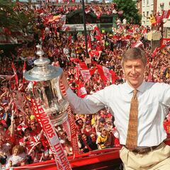 Guardiola overtakes Mourinho, closes in on Alex Ferguson