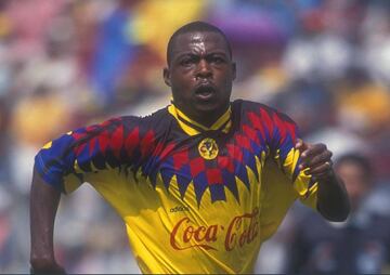 La justicia interna de la FIFA declaró a Bwalya culpable de violar los artículos 16 y 20 del código ético por haber "ofrecido y aceptado regalos". Suspendido por dos años de toda actividad relacionada con el fútbol