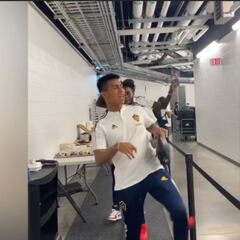 Efraín Álvarez con un gran ambiente en LA Galaxy