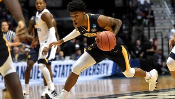 SAN DIEGO, CA - MARCH 16: Ja Morant #12 of the Murray State Racers handles the ball in the first half against the West Virginia Mountaineers during the first round of the 2018 NCAA Men&#039;s Basketball Tournament at Viejas Arena on March 16, 2018 in San Diego, California.   Donald Miralle/Getty Images/AFP
 == FOR NEWSPAPERS, INTERNET, TELCOS &amp; TELEVISION USE ONLY ==