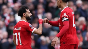 Salah y van Dijk, jugadores del Liverpool.