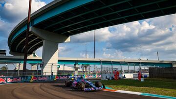 14 ALONSO Fernando (spa), Alpine F1 Team A522, action during the Formula 1 Crypto.com Miami Grand Prix 2022, 5th round of the 2022 FIA Formula One World Championship, on the Miami International Autodrome, from May 6 to 8, 2022 in Miami Gardens, Florida, U