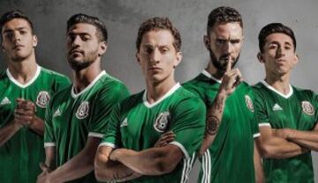 Primera equipación de la Selección de México.