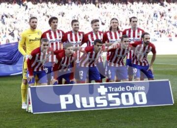 El once inicial del Atlético de Madrid. De pie: Oblak, Savic, Gabi, Saúl, Filipe Luis y Godín. Agachados: Griezmann, Vietto, Augusto, Koke y Juanfran.