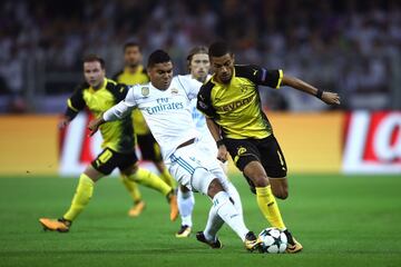 Casemiro pelea con Jeremy Toljan.