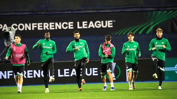 Enrique, Assane, Chadi, Pleguezuelo, Sorroche y Miranda, en el Maksimir.