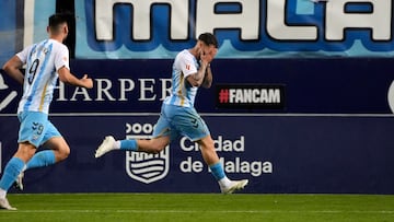 Baturina acude a felicitar a Dani Sánchez.