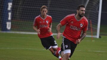 Lucas Pratto durante un entrenamiento de River Plate.