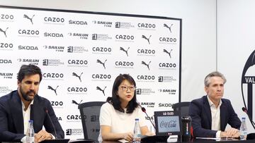 19/10/22
VALENCIA CF
RUEDA DE PRENSA CLUB
PRESIDENTA
LAY HOON
SECRETARIO TECNICO
MIGUEL ANGEL CORONA
DIRECTOR CORPORATIVO
JAVIER SOLIS