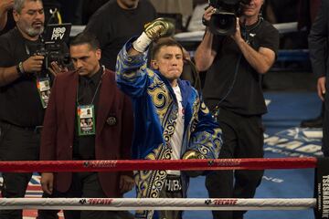 Te presentamos las mejores imágenes de la esperada pelea entre el mexicano y el kazajo celebrada esta noche en Las Vegas, Nevada.