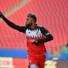 Miguel Ángel Borja anota en victoria de River Plate ante Pachuca