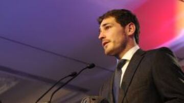 Casillas: "Firmo quedar a 25 puntos del Barça pero ganar la Décima"