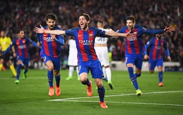 Sergi Roberto celebrates Barcelona's winner