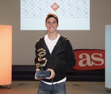 El pilto Joan Mir recibe el Premio As del Deporte.